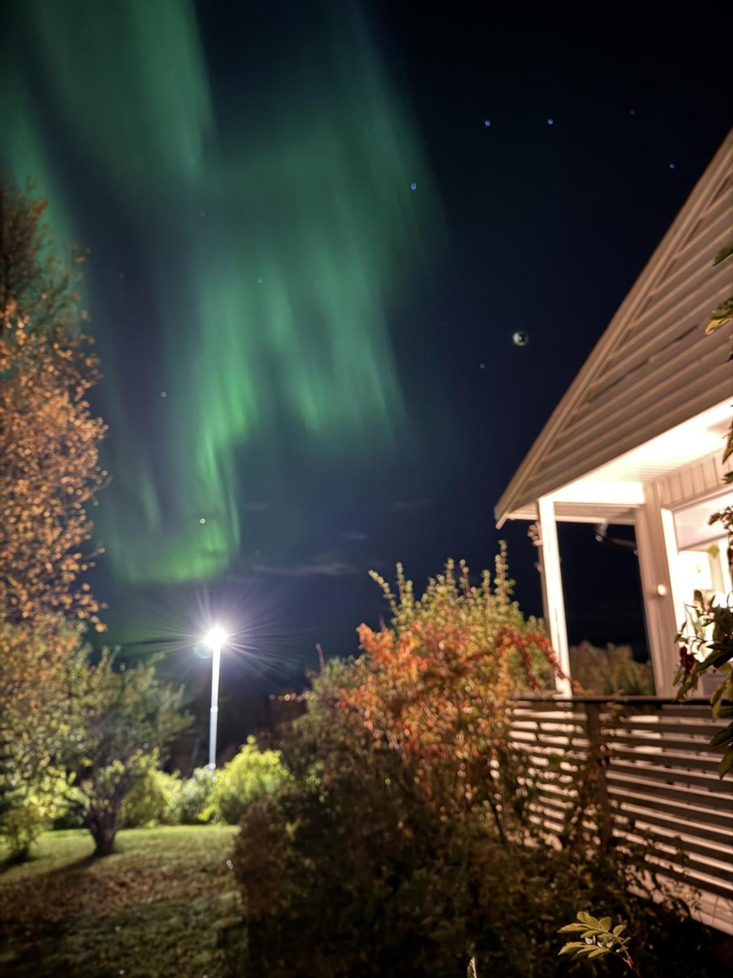 Northern Light-midnight Sun In